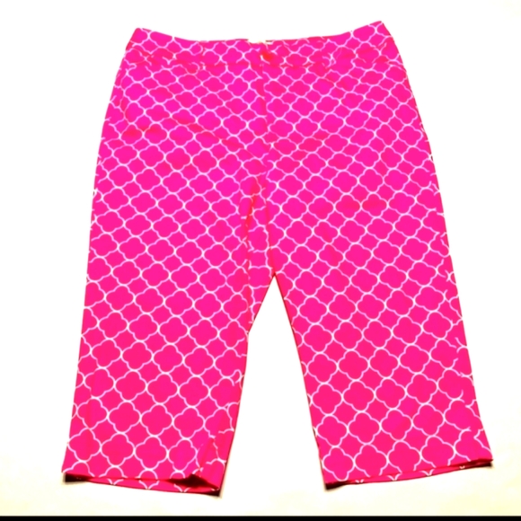 ST. JOHN'S BAY "Secretly Slender" Petite Crop Capri - Picture 1 of 10